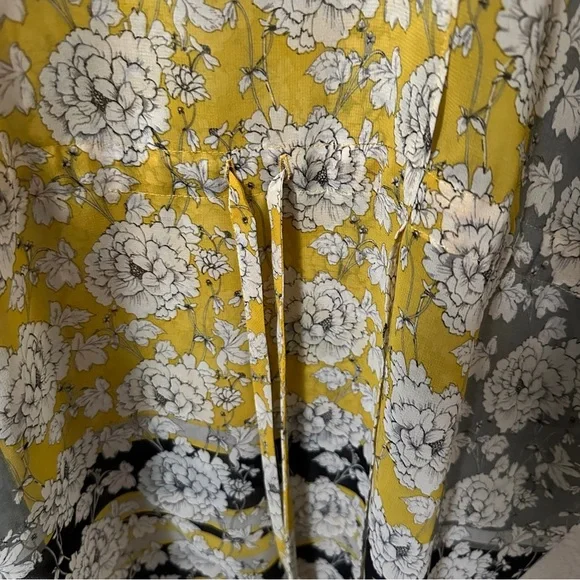 CAbi Gather Blouse Sz Small Floral Print Yellow - Picture 11 of 16